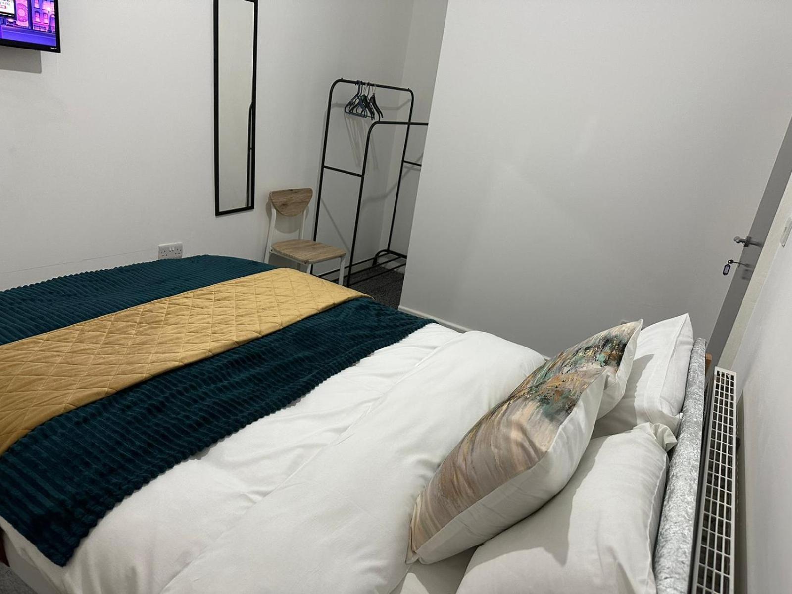 Dans Place Manchester Luaran gambar