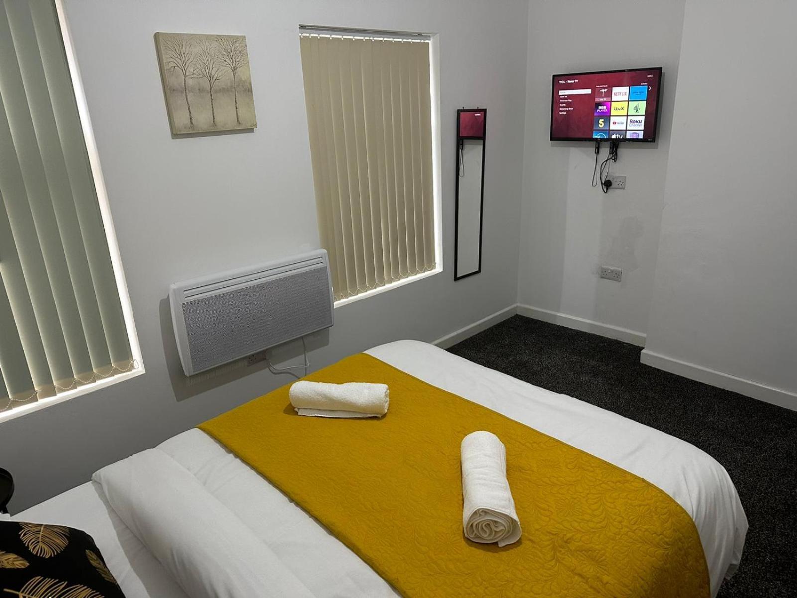 Dans Place Manchester Luaran gambar