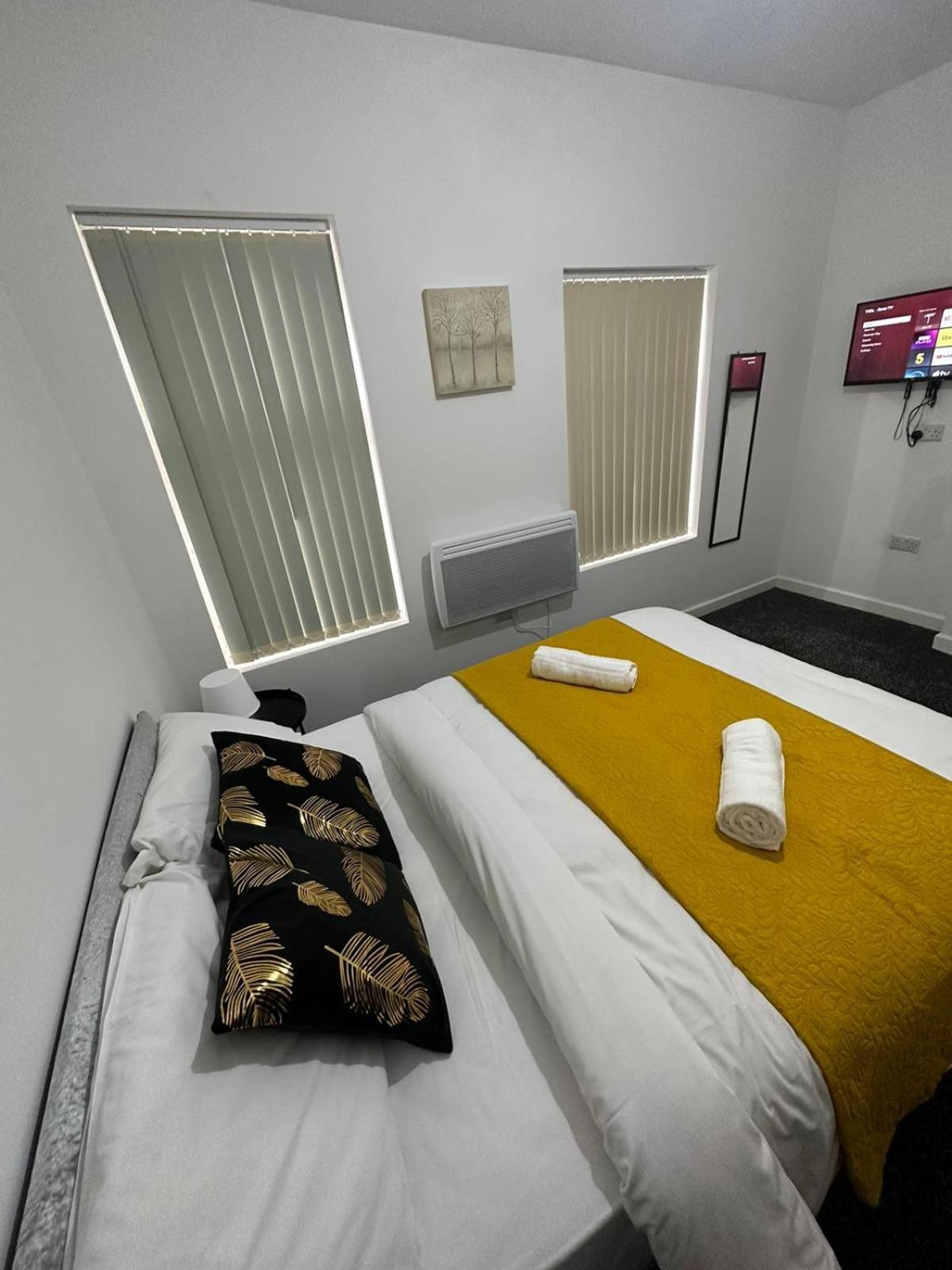 Dans Place Manchester Luaran gambar